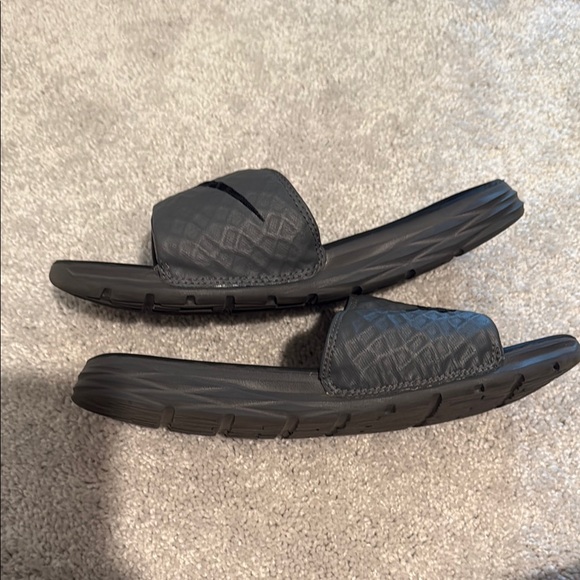 Nike Gray and Black Slide Sandals - Picture 3 of 4